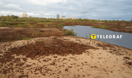 Красная река в Запорожье