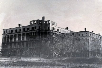 Дом прокатчика разрушен во время войны фото