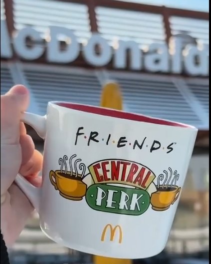 Чашка Friends-меню в McDonalds