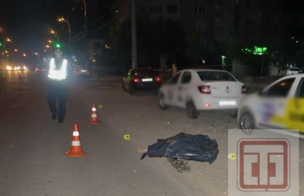 В Киеве женщина погибла под колесами Форда - водитель машины оказался нетрезв - эксклюзивные фото с места ДТП