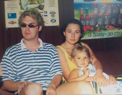 Пономарьов дружина Олена Мозгова дочка Євгенія