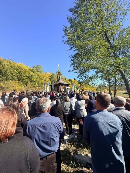 На освячення прийшли віряни з навколишніх сіл