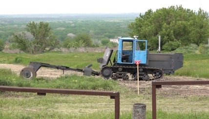 Беспилотный трактор для разминирования