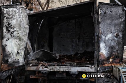 Вигоріла територія складу після російського обстрілу