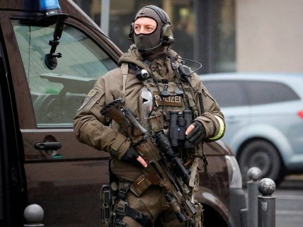 Полицейский спецназовец в Берлине