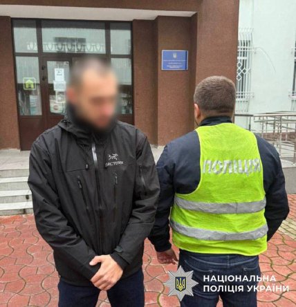 29-летнего скандалиста, который требовал петь на русском, задержала полиция