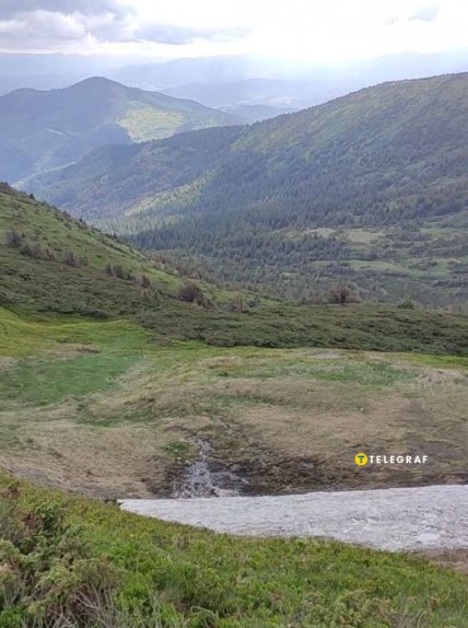 Лед на вершине горы Котел, конец июня 2025 года