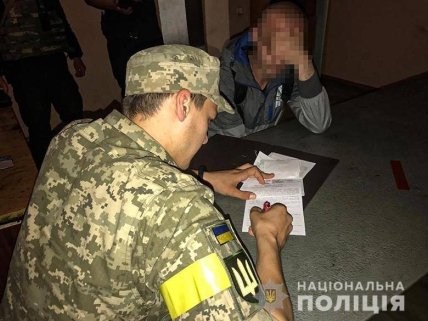 У нічних клубах Києва поліція роздавала повістки - у мережі копів розкритикували