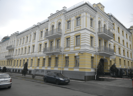 Дом для вдов на углу Андреевской и Покровской улиц