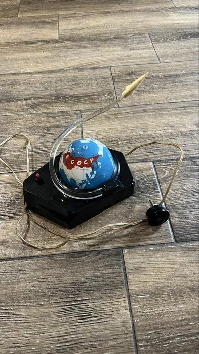 Светильник-ночник, сделанный в СССР, Ракета – Земной шар