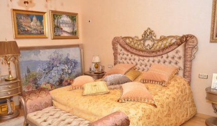 Кадри з дому Віктора Пшонки