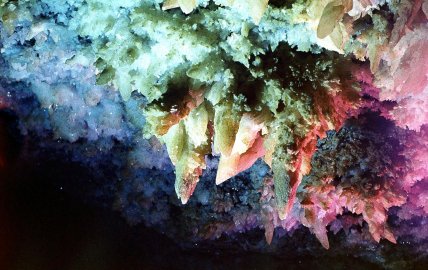Кристаллы в пещере Атлантида