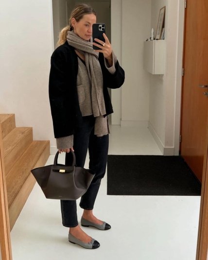 Образ с серым шарфом