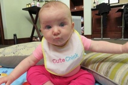 Милла Йовович показала фото подросшей младшей дочери