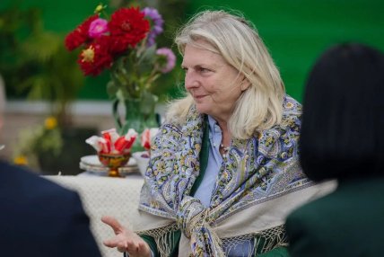 Карин Кнайсль в России