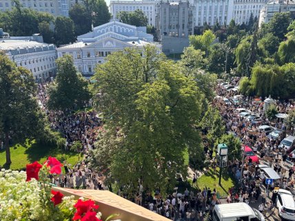 Акция протеста за сохранение Федорова в должности министра обороны