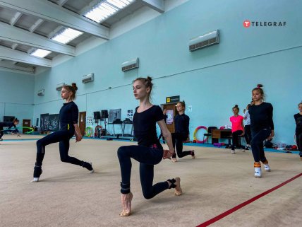 Українські гімнасти на тренуванні