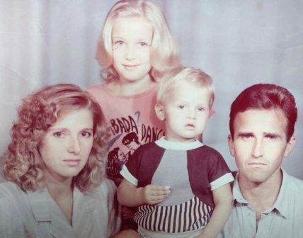 алекс топольский в детстве с родителями