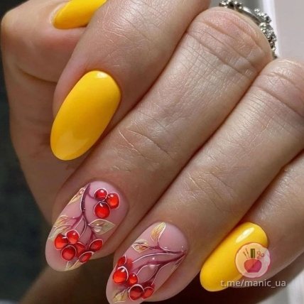 жовтий колір в осінньому манікюрі