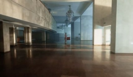 В Киеве снимали рекламу нового электромобиля Mercedes