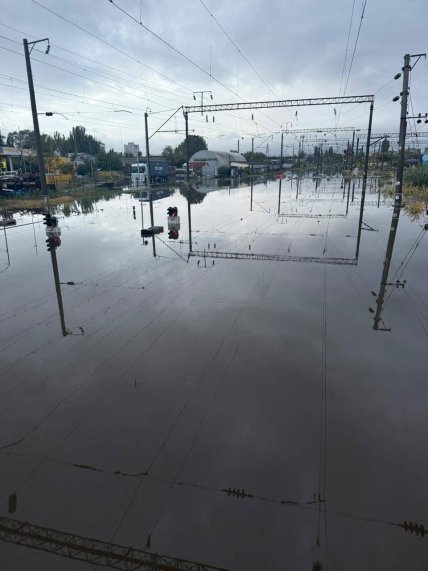 Залізничні колії в Одесі мають такий вигляд внаслідок повені