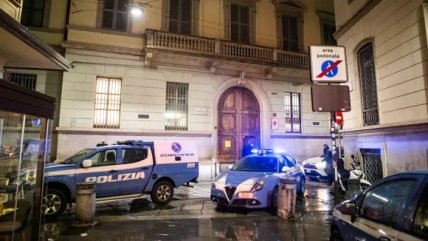 Готель знаходиться в центральній частині району Чінкве Ві в Мілані