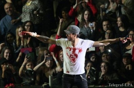 Энрике Иглесиасу сделали операцию после ранения на выступлении