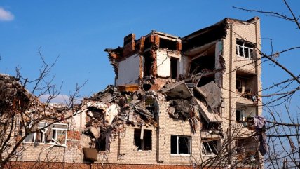 Зруйнований будинок у Нью-Йорку на Донеччині, квітень 2024 рік.