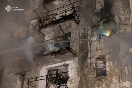 Наслідки удару РФ по дев'ятиповерхівці в Охтирці 8 грудня