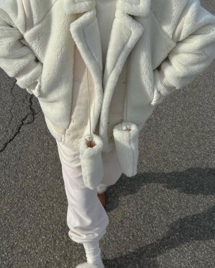 Образ с белой шубой и варежками