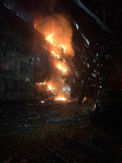 Будинок у Києві після атаки балістики