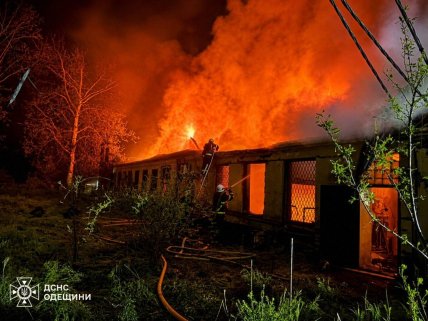 Пожар в Одесской области из-за российской атаки 2.05.2026