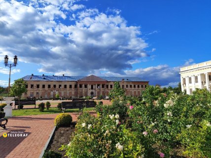 Палац Потоцьких, Тульчин, фото