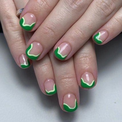 Зеленый маникюр