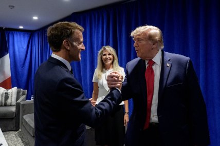 Емманюель Макрон та Дональд Трамп