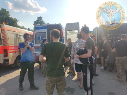Украинские военные после освобождения из плена