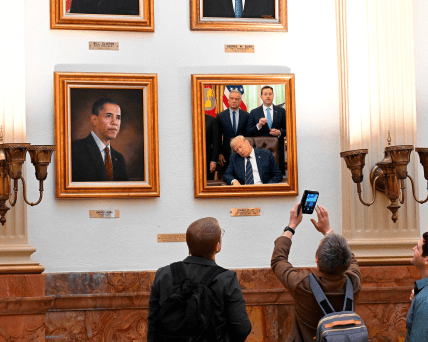 Мем о Трампе, задремавшем перед камерами