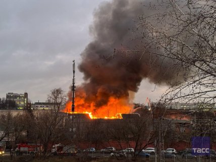 Москва палає. У столиці РФ сталася масштабна пожежа (фото та відео)