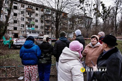 Жителі будинку у Києві, пошкодженого дроном РФ 23 грудня