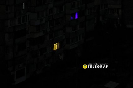 Будинок у Києві, знеструмлений після атаки Росії