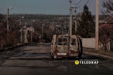 Сгоревшие автомобили на улицах Дружковки