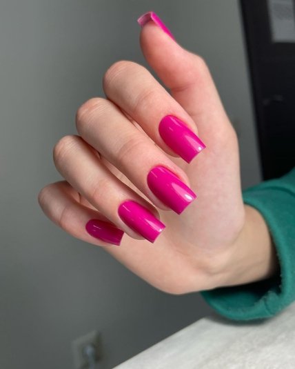 рожевий манікюр