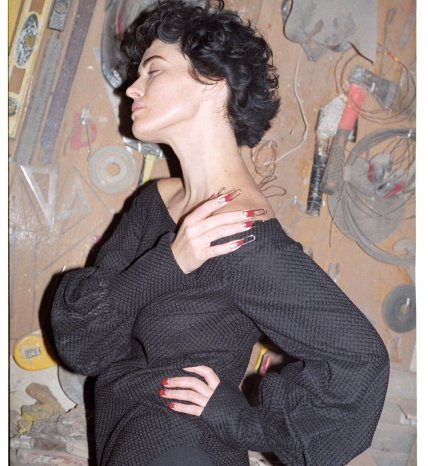 Даша Астаф’єва коротке волосся