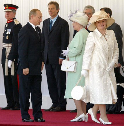 Людмила Путіна Єлизавета II