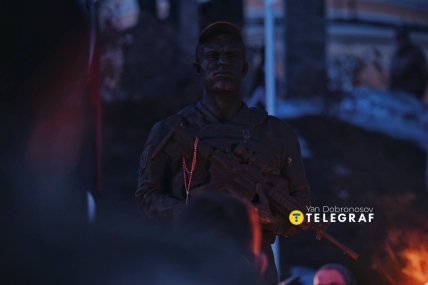 Памятник Да Винчи в Киеве