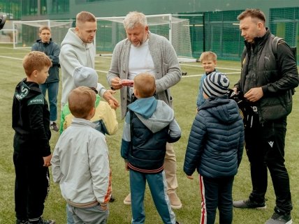 Рух у Майбутнє помогает детям