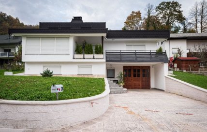 Дім Меланії Трамп у місті Севниця