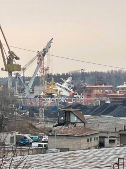 Судно у порту Виборга після атаки дронів
