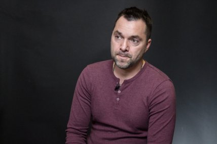 Арестович карьера