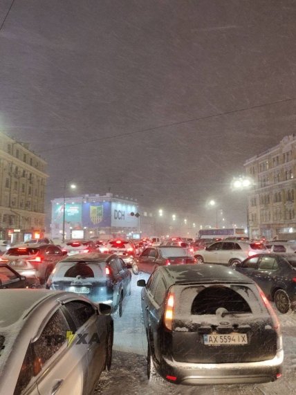 Затори в Харкові 28 грудня через сніг